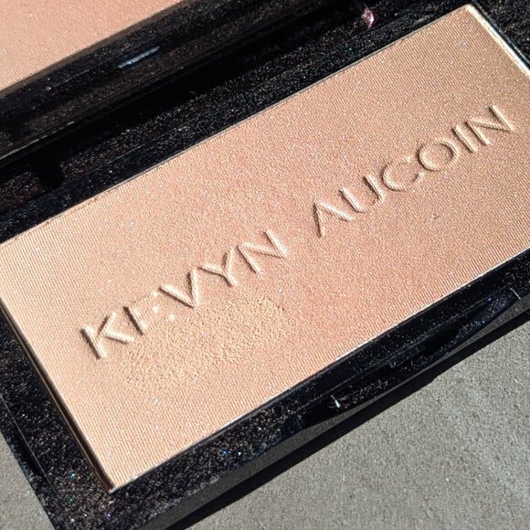 Kevyn Aucoin Beauty | The Neo-Highlighter 3-in-1 powder highlighter palette - Picture 10 of 16